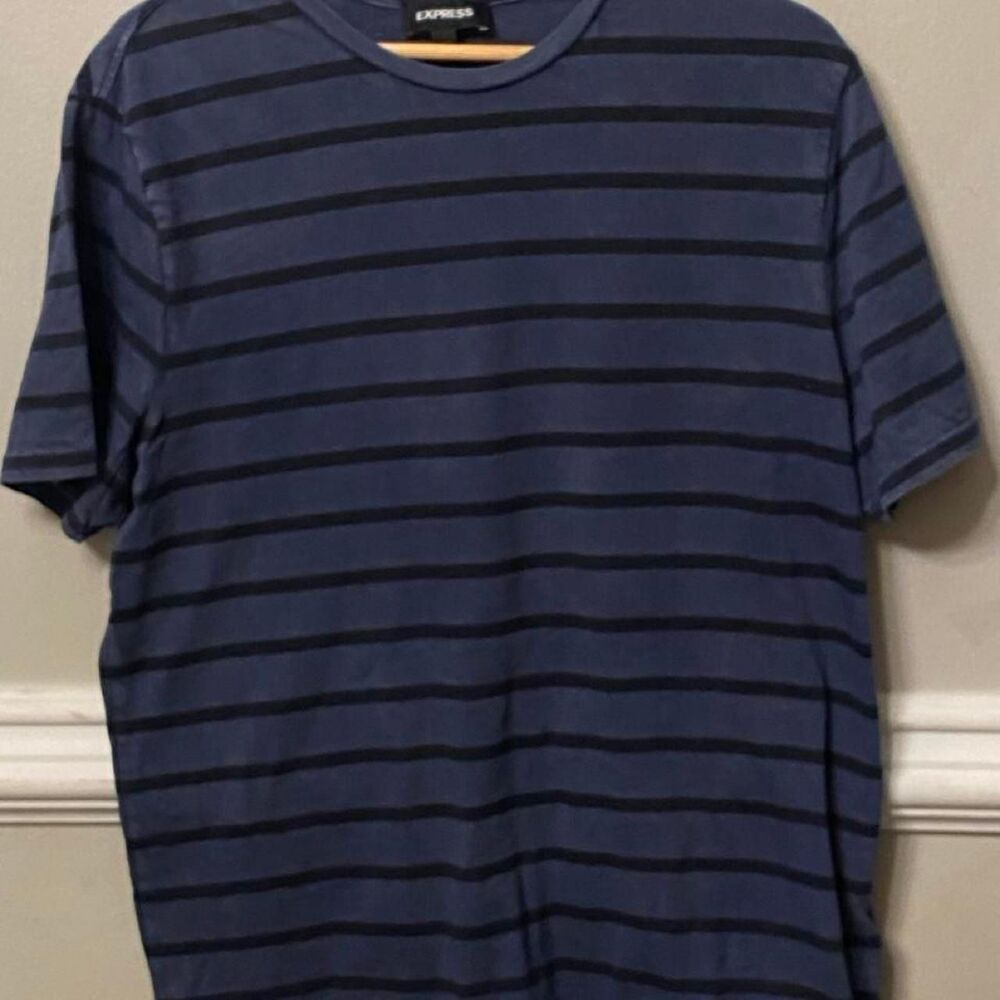 Express Men's Blue and Navy T-shirt